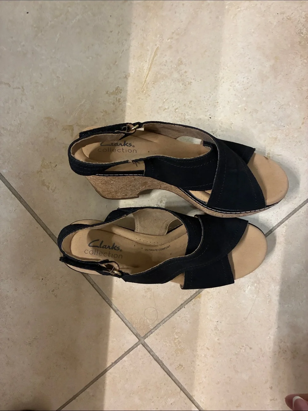 Clarks Black Slingback Wedge Sandals with Tan Footbed Sz 7